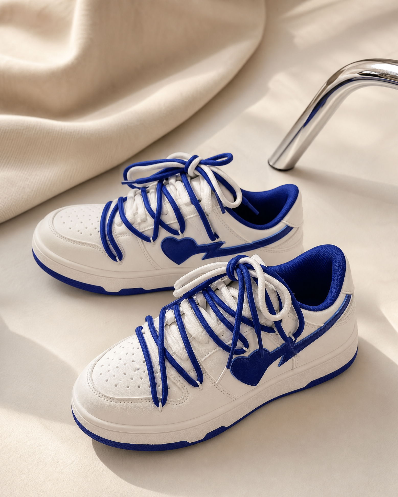 Heartlane Crush Royal Blue sneakers con cuore blu da donna